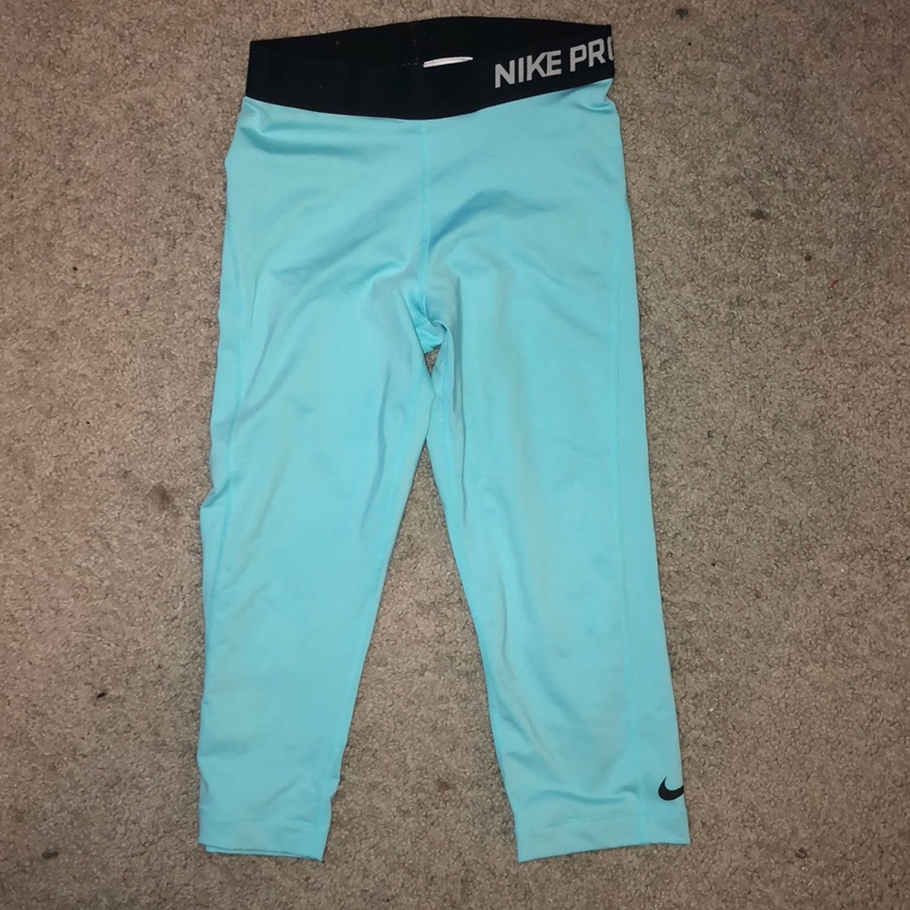 nike pro capri